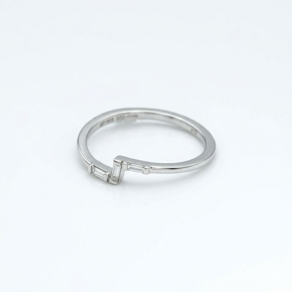 14 Ayar Baget Detaylı Kesim Pırlanta Yüzük