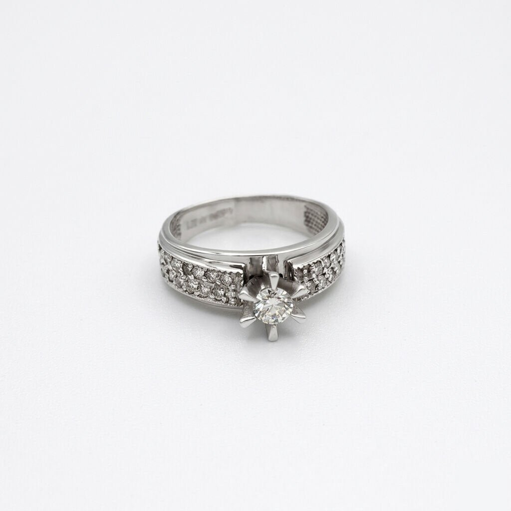 14 Ayar Taşlı Kesim Pırlanta Yüzük