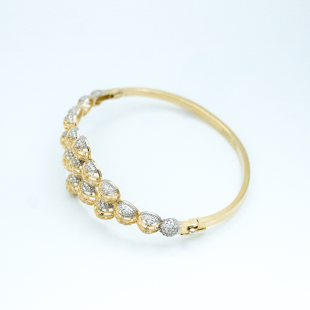 14 Ayar Taşlı Desenli Kesim Kelepçe Altın Bileklik