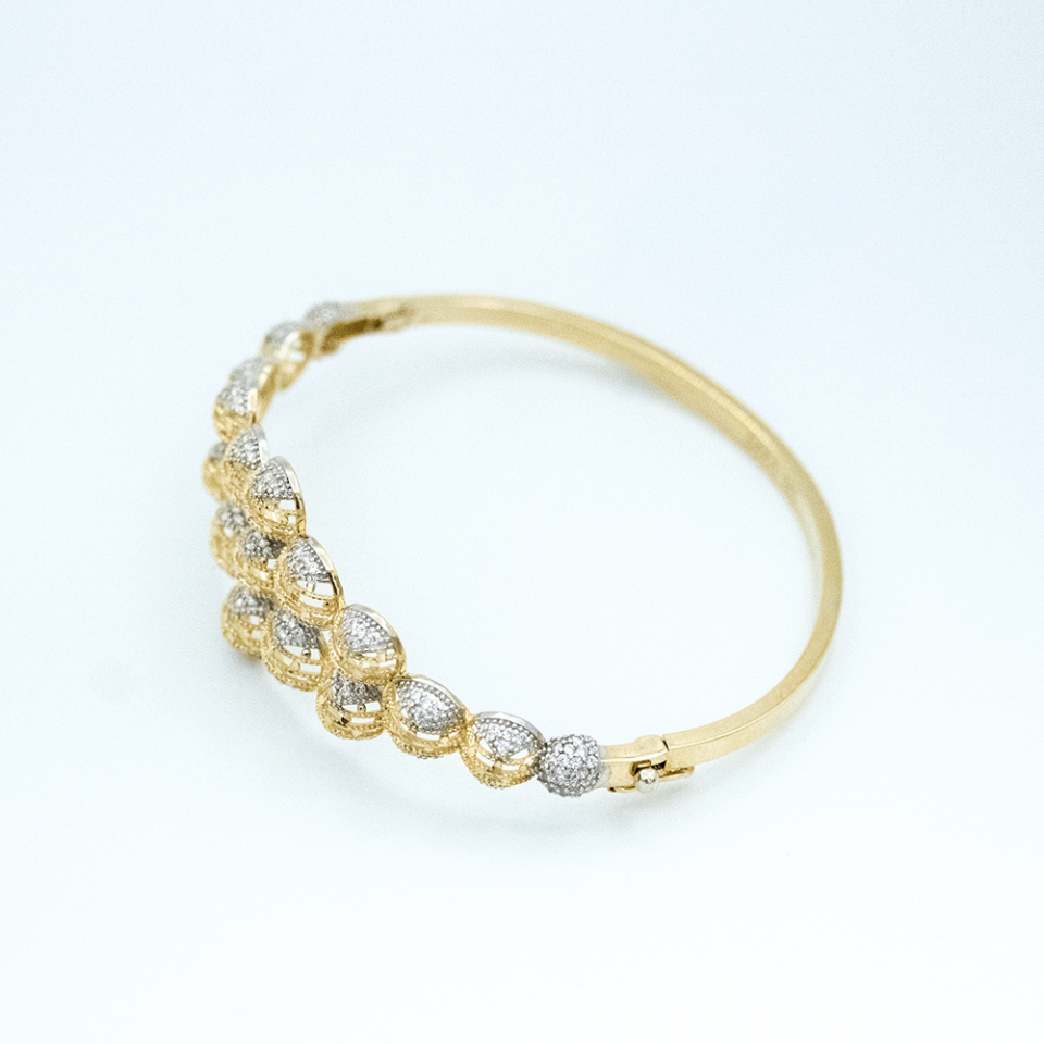 14 Ayar Taşlı Desenli Kesim Kelepçe Altın Bileklik