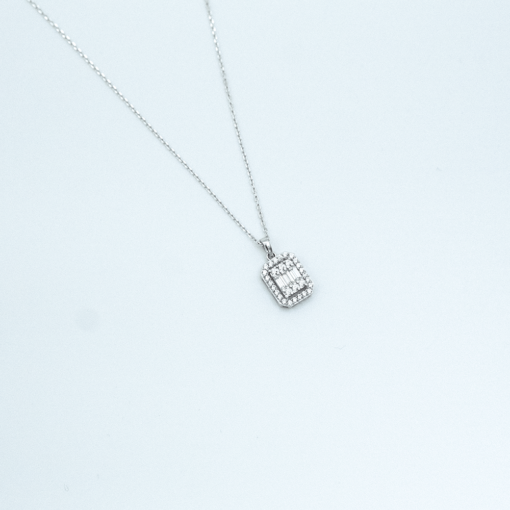 14 Ayar Taşlı Kare Beyaz Altın Kolye