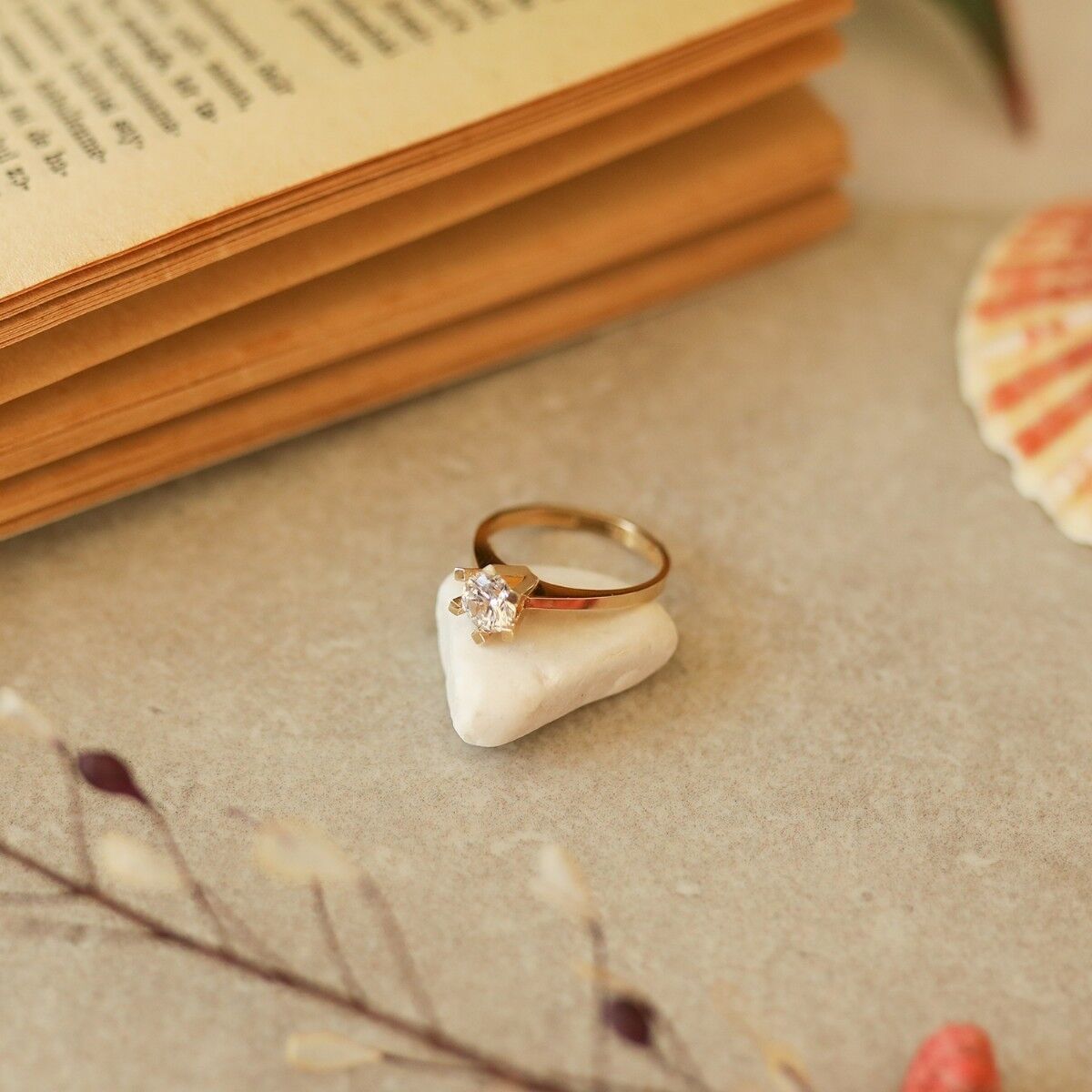 14 Ayar Tektaş Altın Yüzük