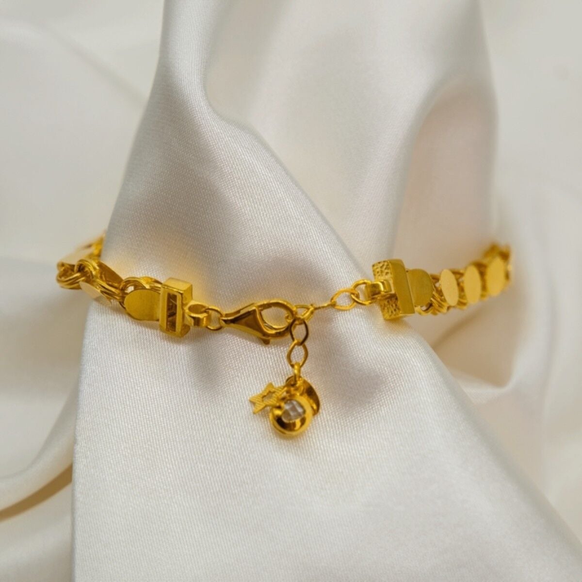 14 Ayar Arpa Zincirli Çeyrek Altınlı Bileklik