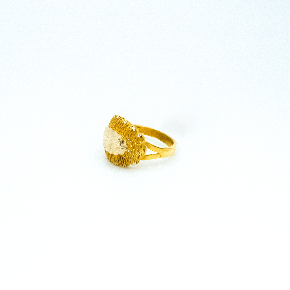 14 Ayar Parıltılı Desenli Altın Yüzük