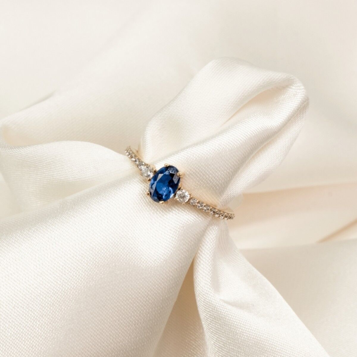 14 Ayar Lacivert Taşlı Altın Yüzük