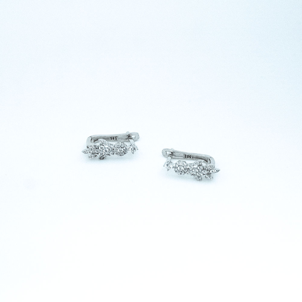 14 Ayar Taşlı Damla Kesim Beyaz Altın Küpe