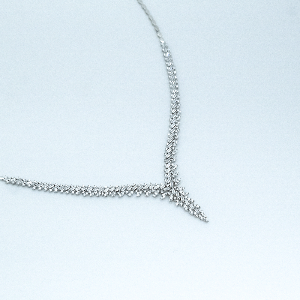 14 Ayar Yaprak Kesim Beyaz Altın Gerdanlık