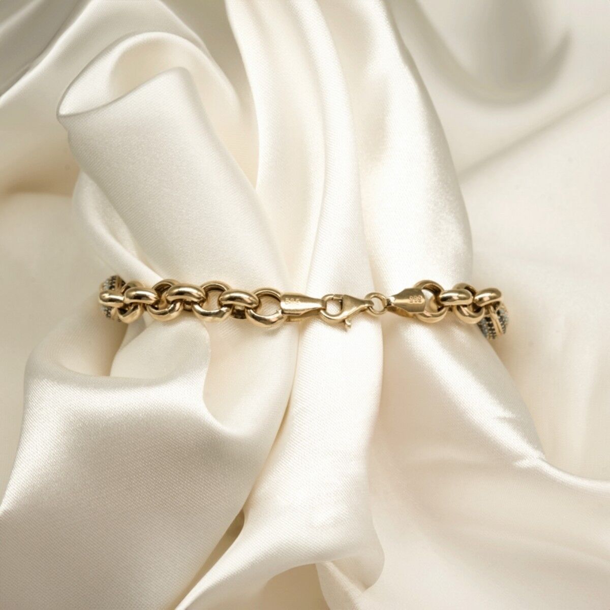 14 Ayar Oval Taşlı Nazar Boncuklu Altın Bileklik