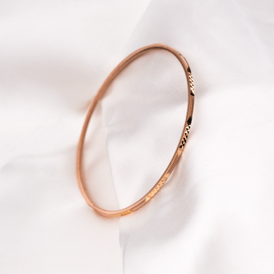 22 Ayar Yarısı Kristal Desen Yarısı Çizgili Ajda Rose Altın Bilezik 25 Gr