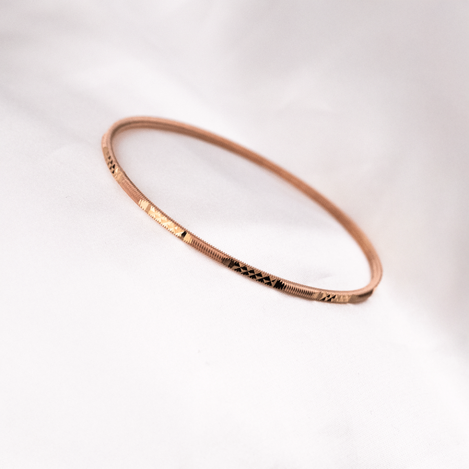 22 Ayar Yarısı Kristal Desen Yarısı Çizgili Ajda Rose Altın Bilezik 25 Gr