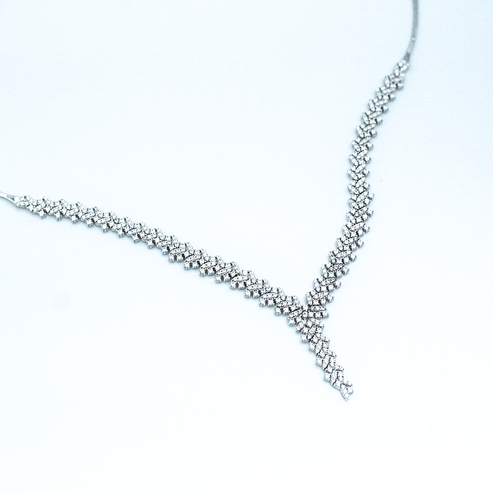 14 Ayar Taşlı Detaylı Beyaz Altın Gerdanlık