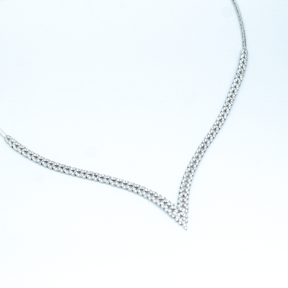 14 Ayar Taşlı Başak Kesim Beyaz Altın Gerdanlık