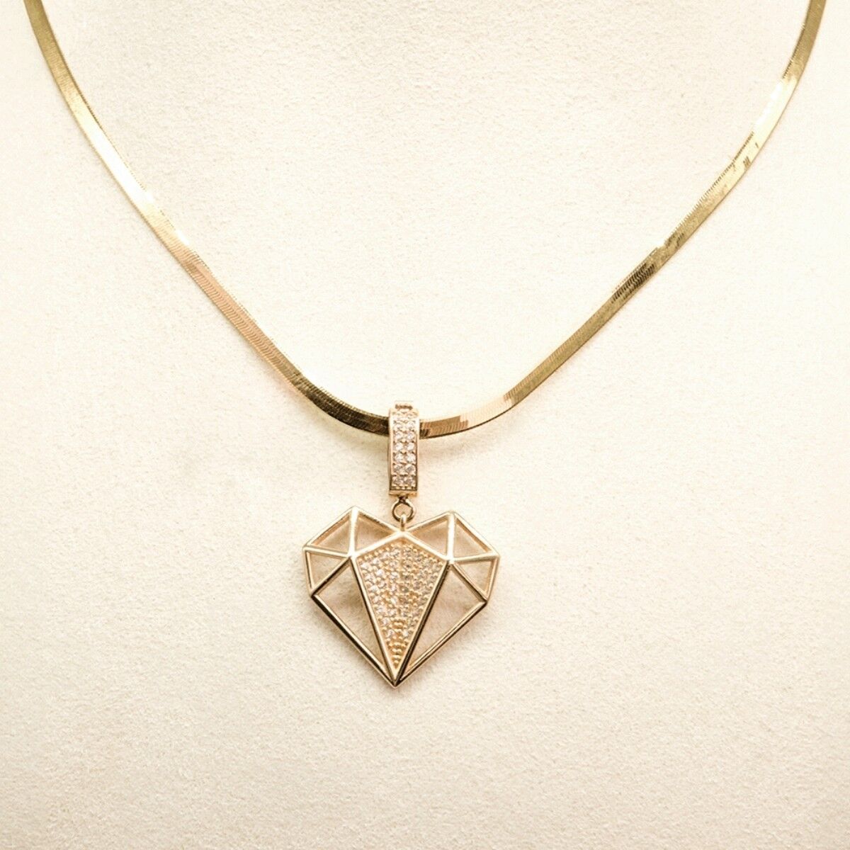 14 Ayar Klipsli Kalpli Taşlı Altın Kolye Ucu