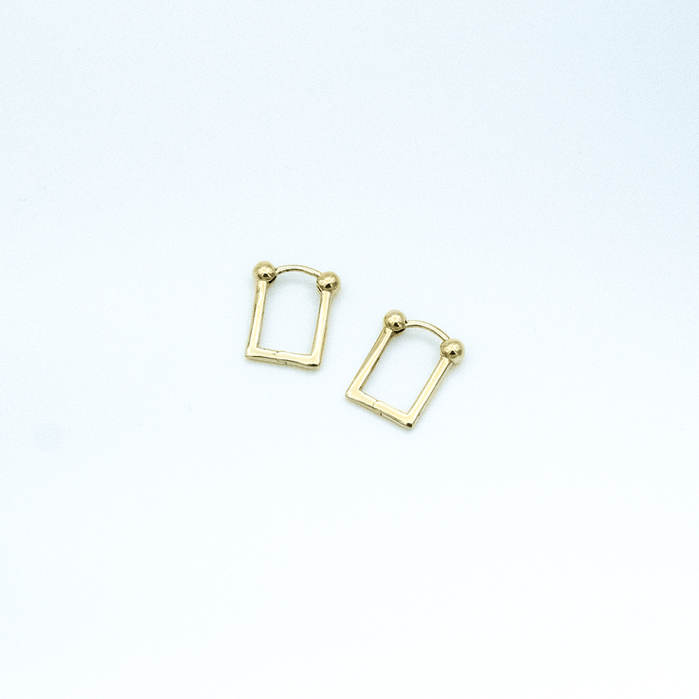 14 Ayar Top Detaylı Kare Altın Küpe