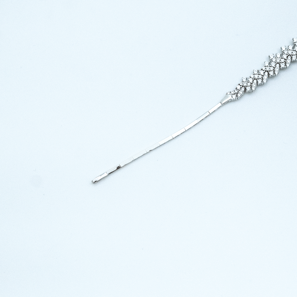 14 Ayar Taşlı Detaylı Sıralı Beyaz Altın Bileklik