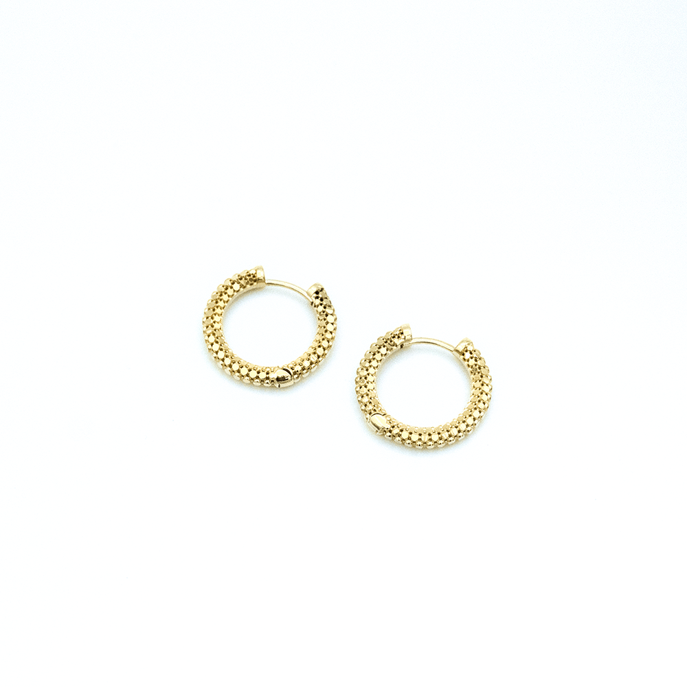 14 Ayar Boşluklu İşlemeli Altın Küpe