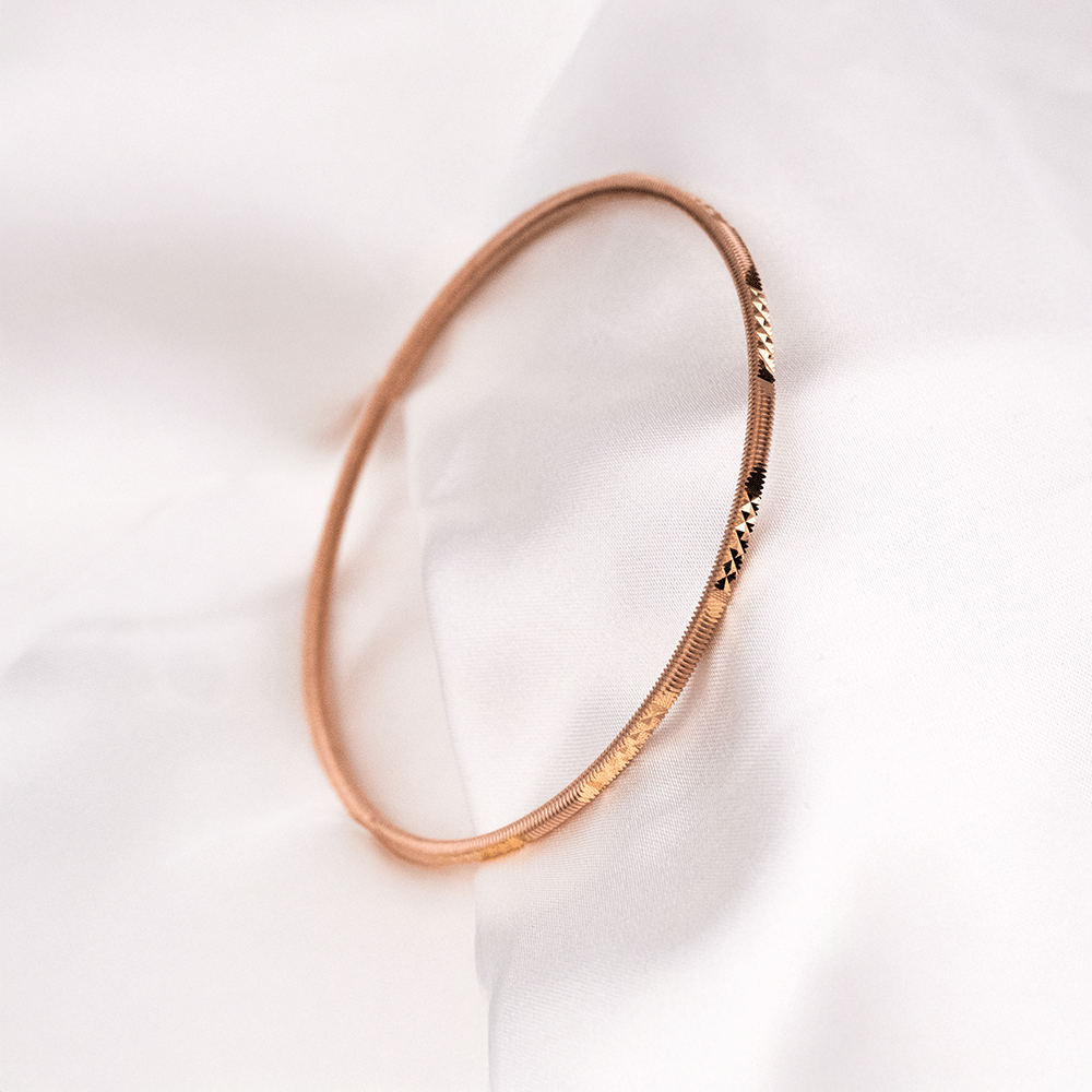 22 Ayar Yarısı Kristal Desen Yarısı Çizgili Ajda Rose Altın Bilezik 15 Gr