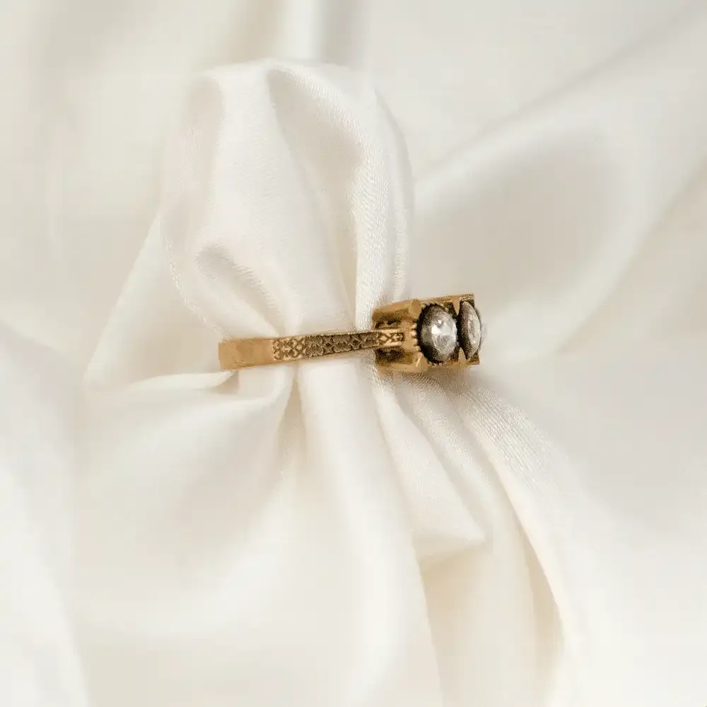 8 Ayar Beştaş Elmas Yüzük