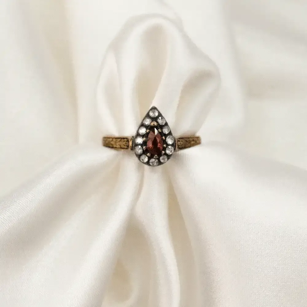 8 Ayar Damla Model Elmas Yüzük