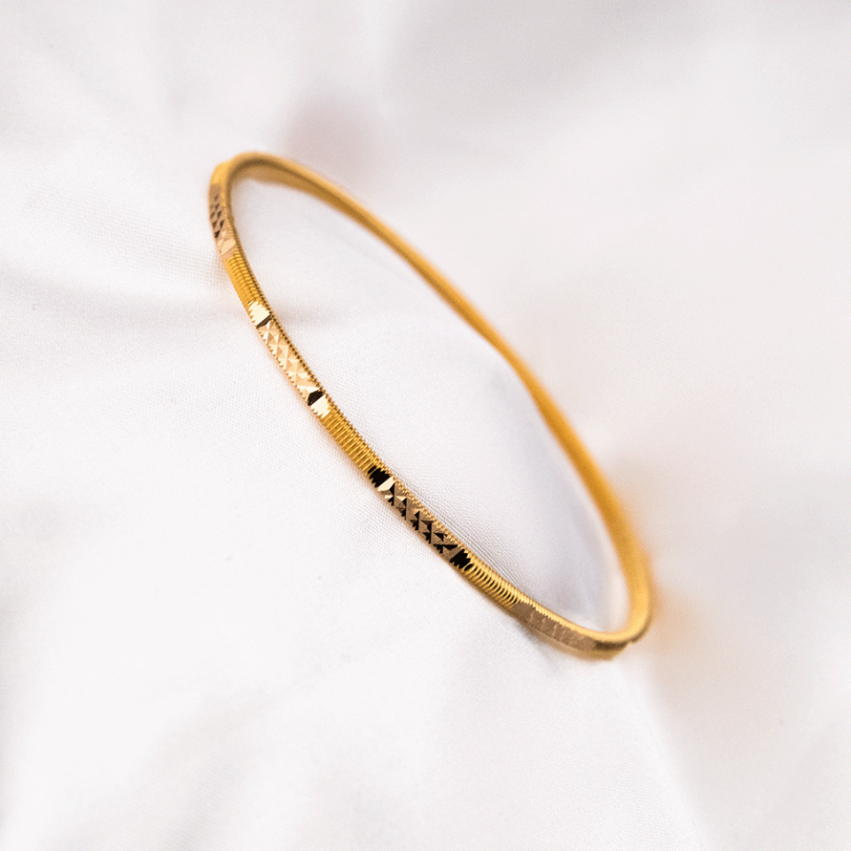 22 Ayar Yarısı Kristal Desen Yarısı Çizgili Ajda Gold Altın Bilezik 25 Gr