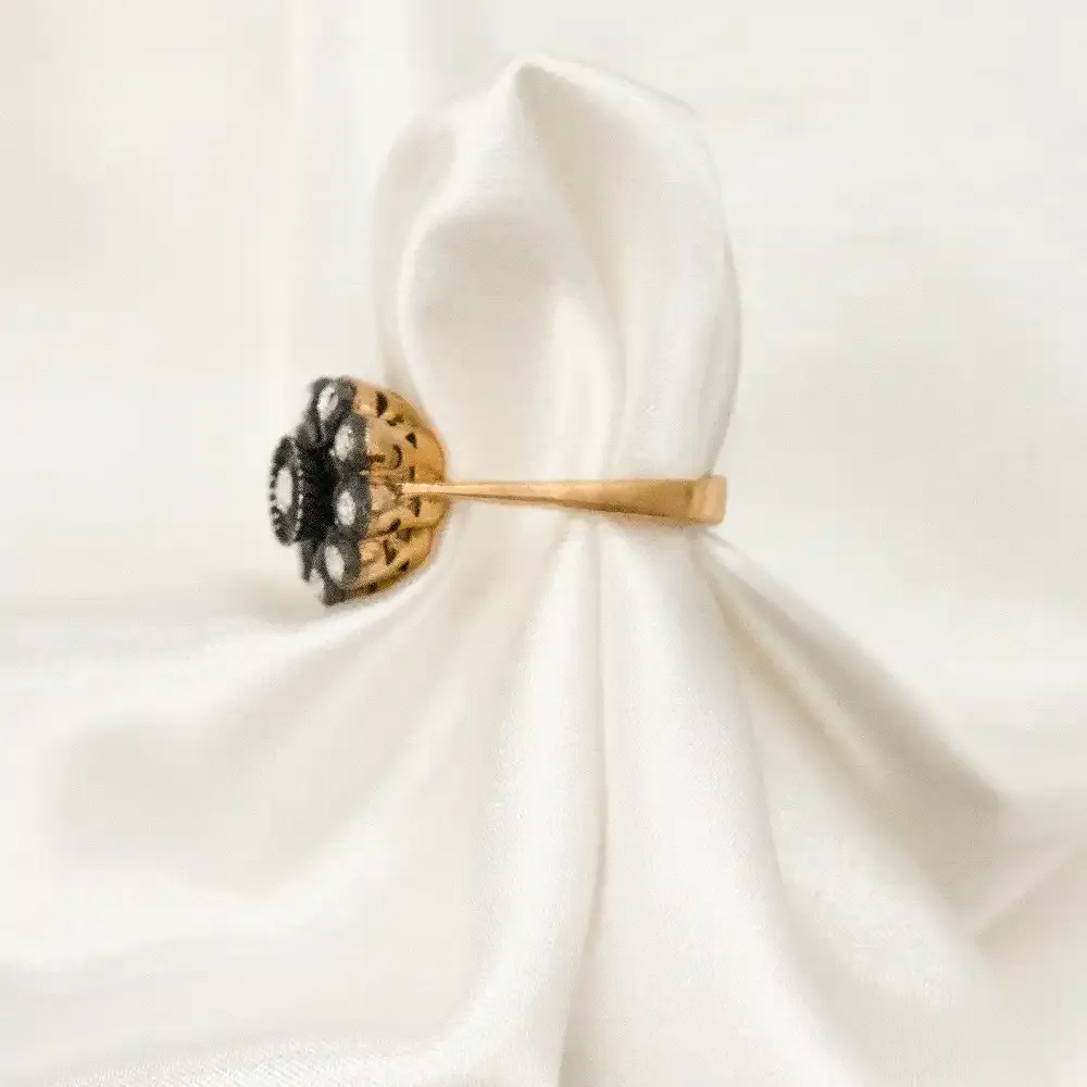 8 Ayar Çi̇çek Model Elmas Yüzük