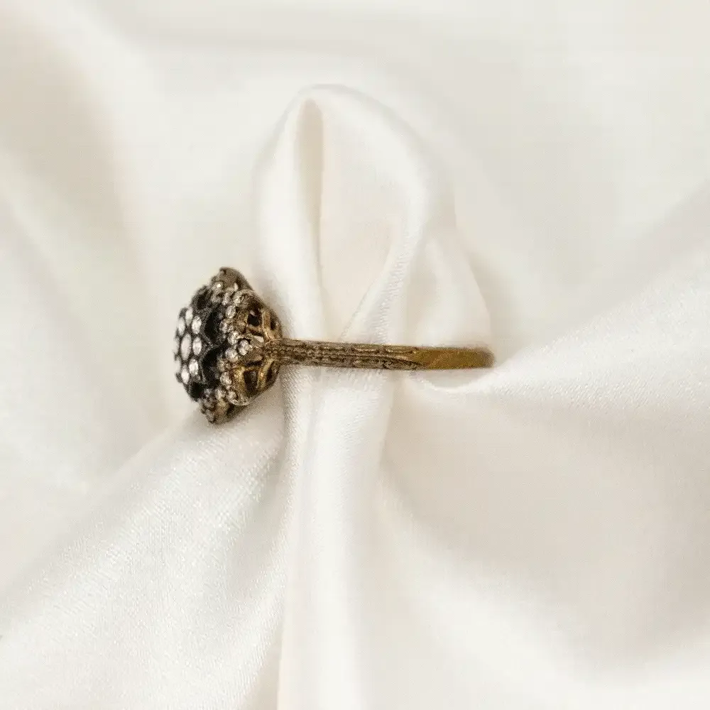 8 Ayar Yıldız Kesi̇m Elmas Yüzük