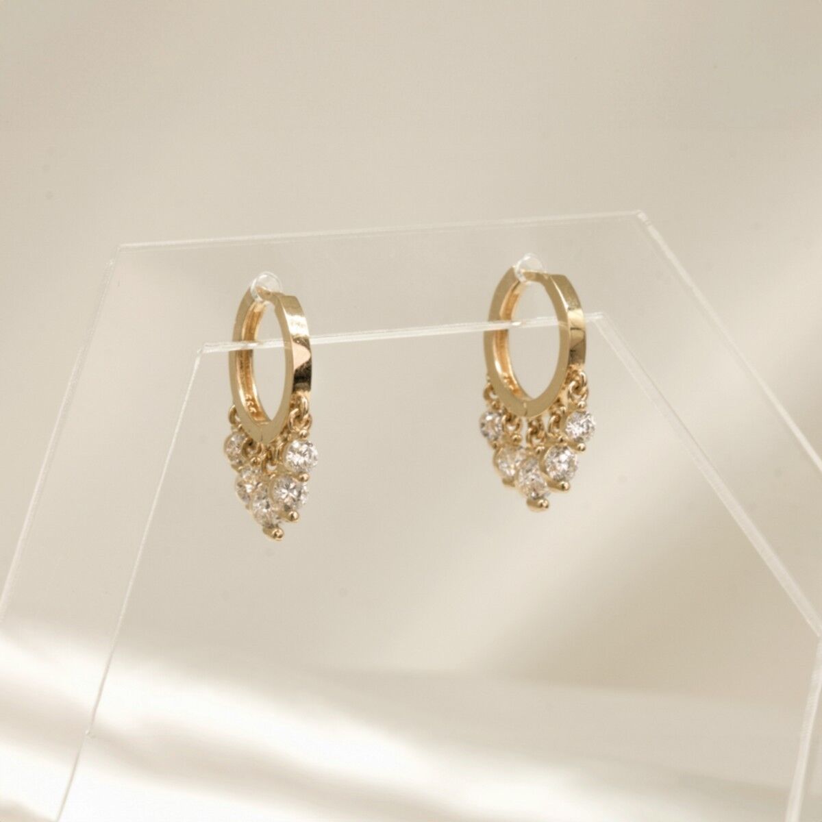 14 Ayar 5Li Yuvarlak Taşlı Halkalı Altın Küpe