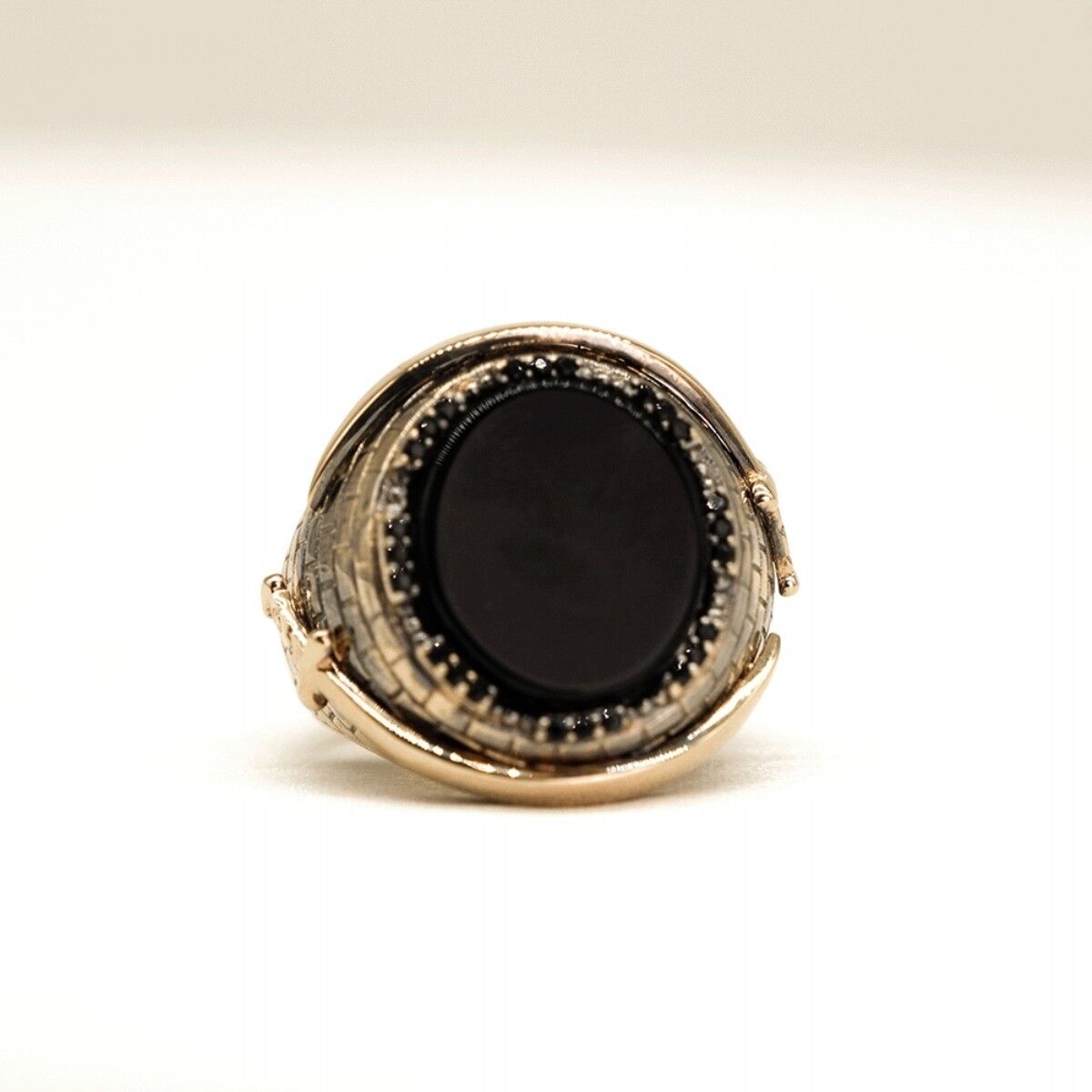 14 Ayar Siyah Taşlı Şovalye Erkek Altın Yüzük