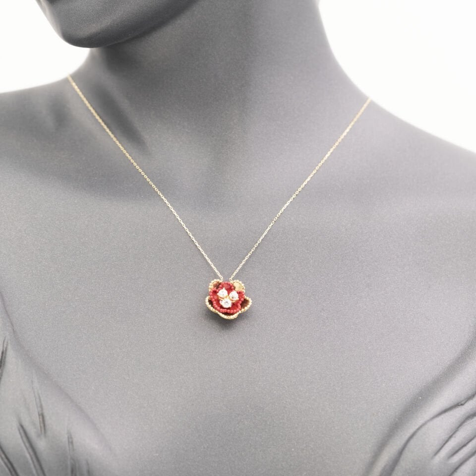 14 Taşlı Kırmızı Çiçek Altın Kolye