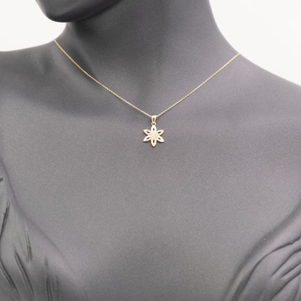 14 Ayar Taşlı Detaylı Çiçek Altın Kolye