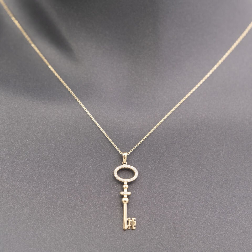 14 Ayar Taşlı Detaylı Anahtar Altın Kolye