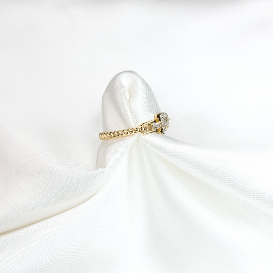 14 Ayar Taşlı P Harfli Altın Yüzük