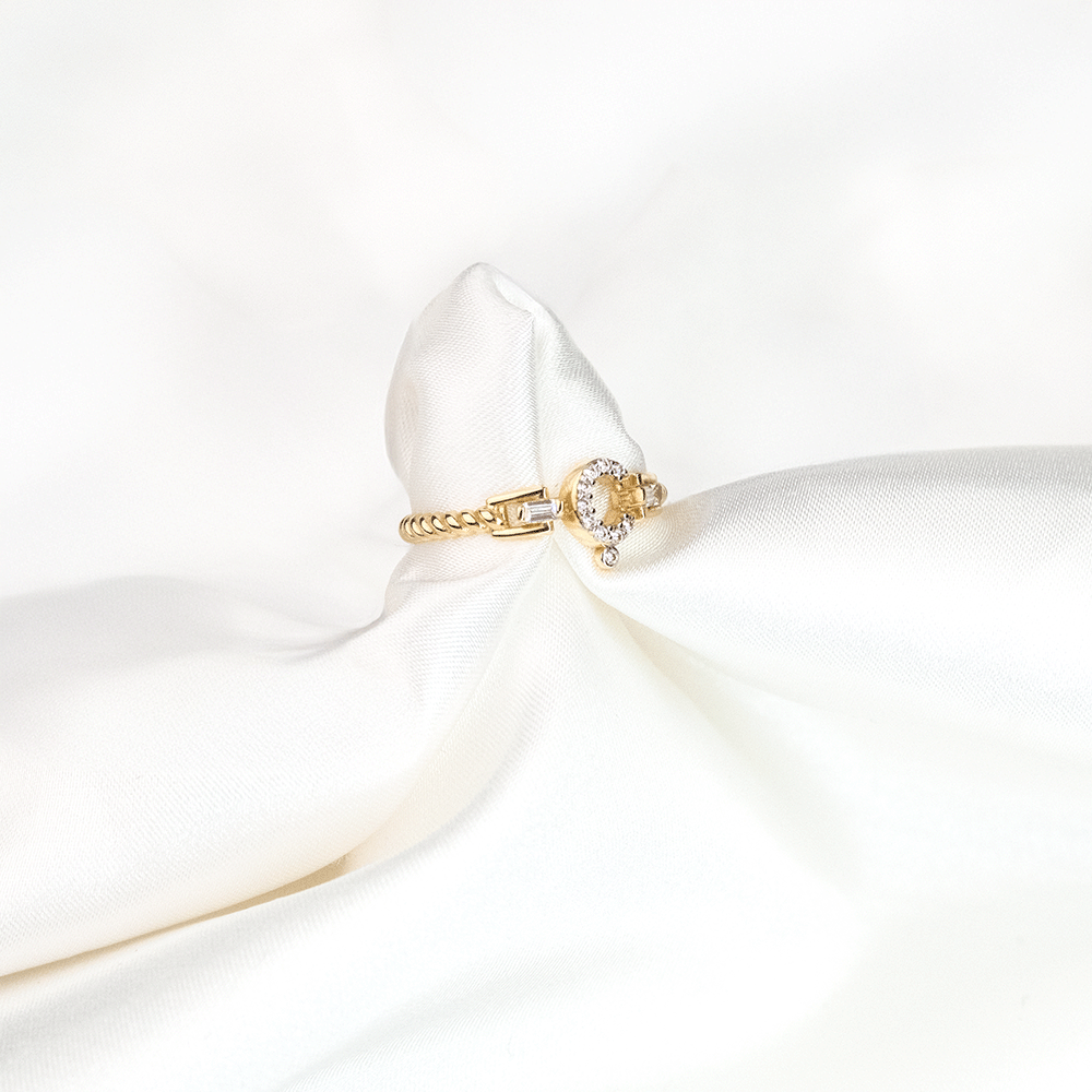 14 Ayar Taşlı Ç Harfli Altın Yüzük