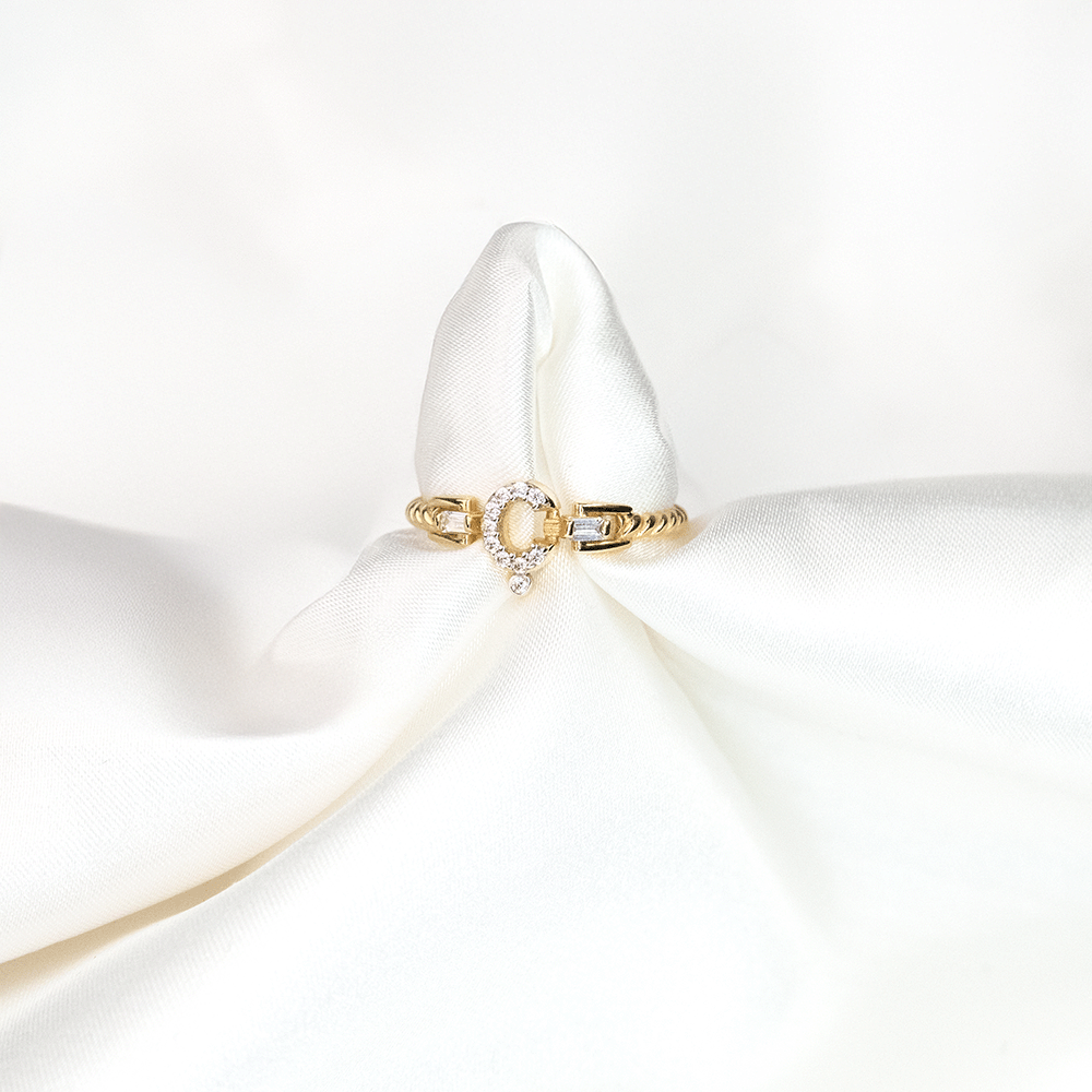 14 Ayar Taşlı Ç Harfli Altın Yüzük