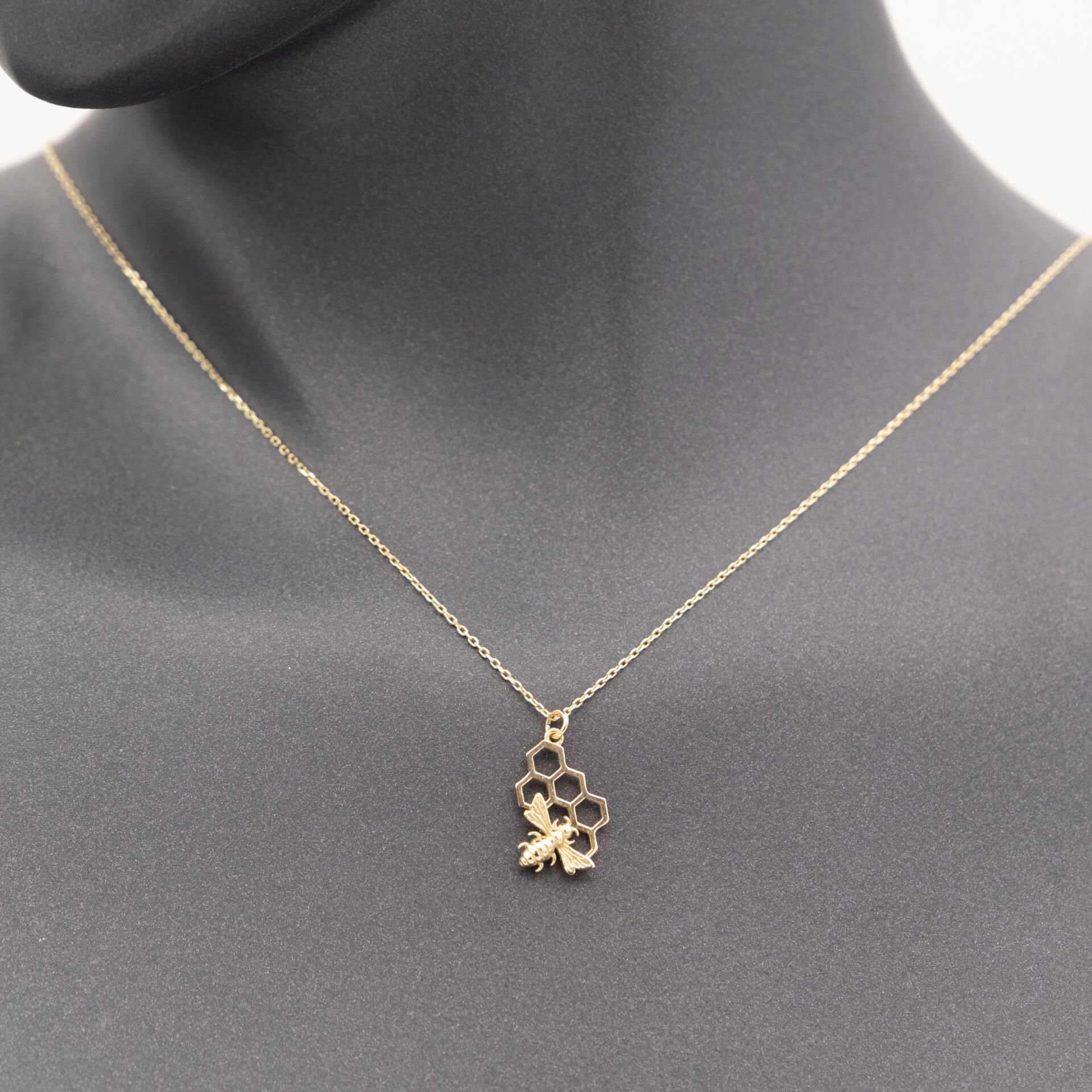 14 Ayar Arı ve Petek Figürlü Altın Kolye