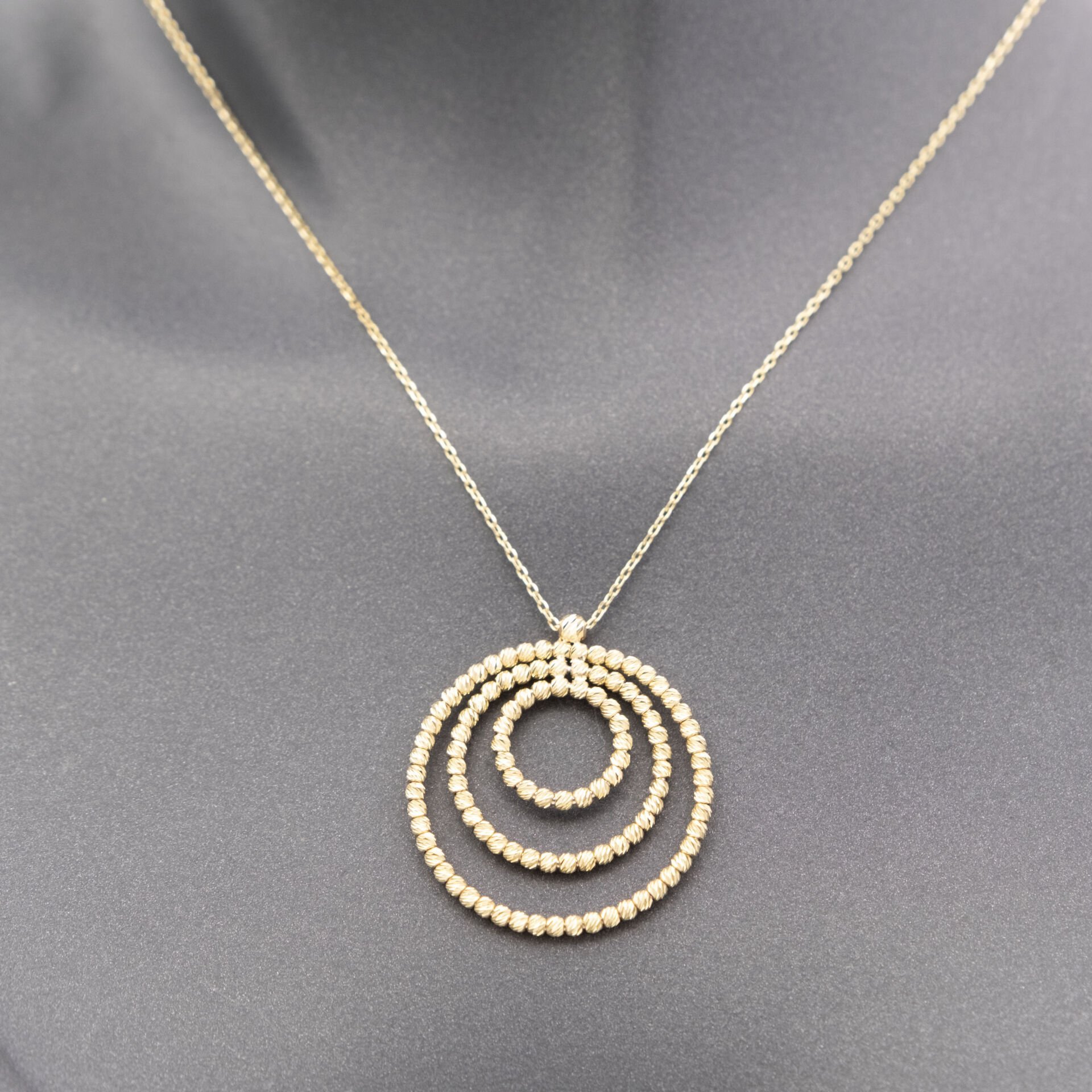 14 Üç Sıra Dorika Toplu Altın Kolye