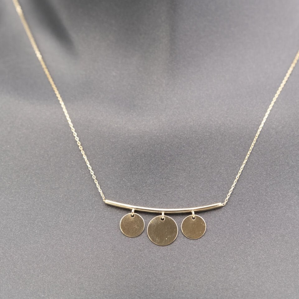 14 Üç Plaka Detaylı Altın Kolye