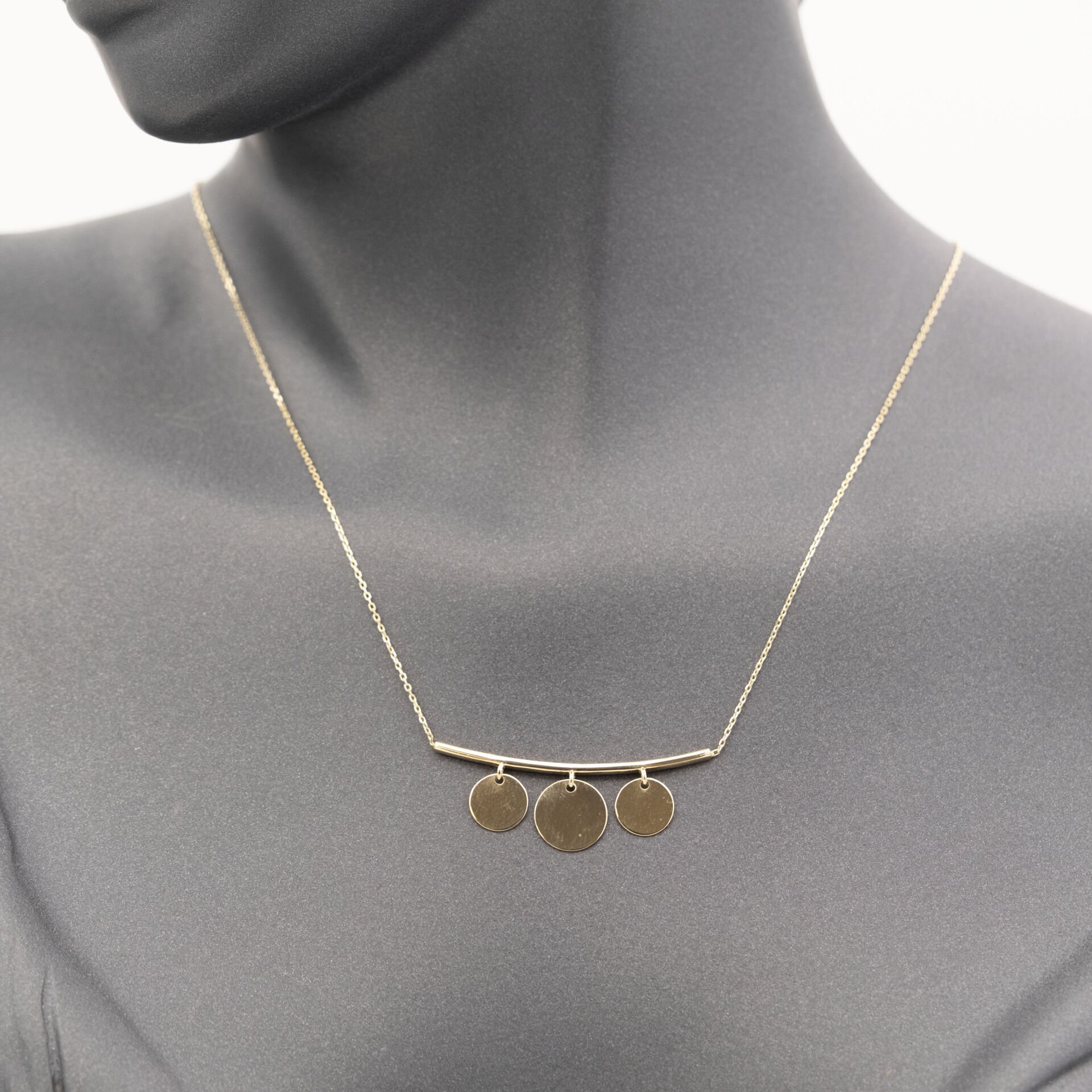 14 Üç Plaka Detaylı Altın Kolye