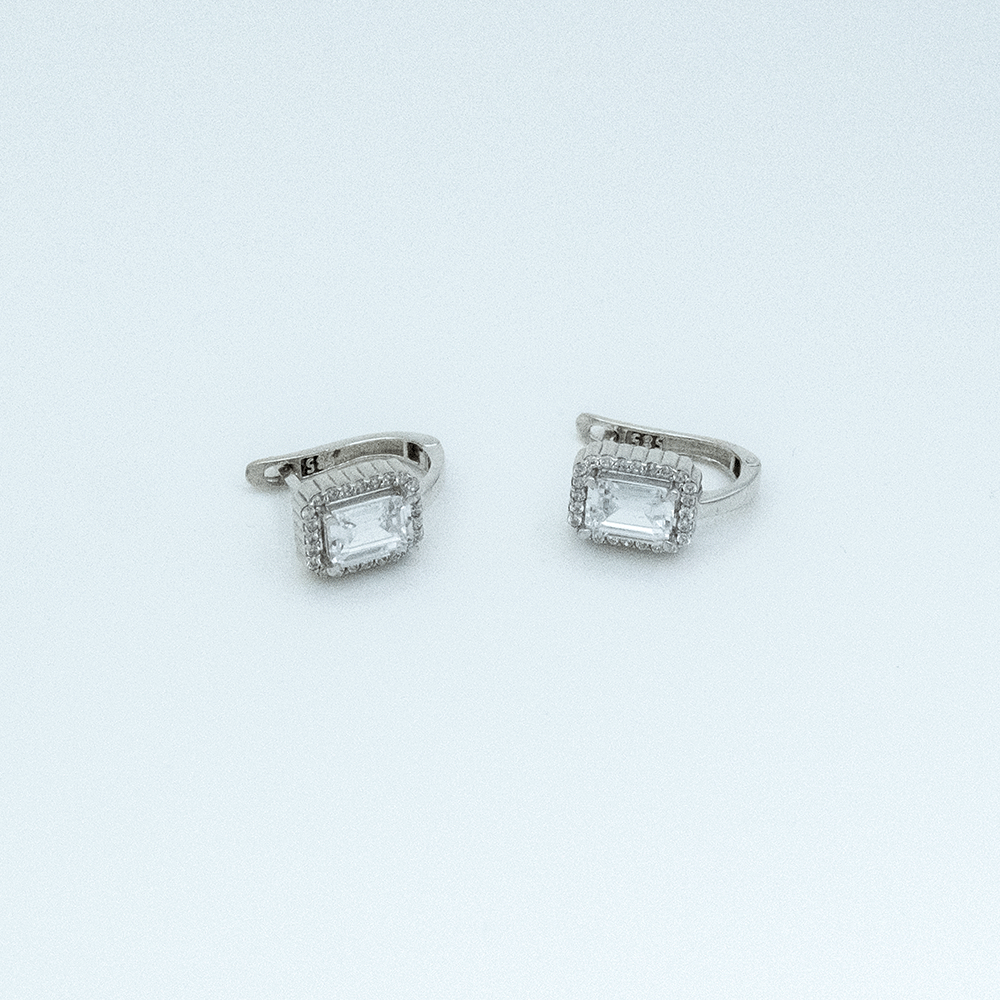 14 Ayar Beyaz Taşlı Ortası Baget Beyaz Altın Küpe