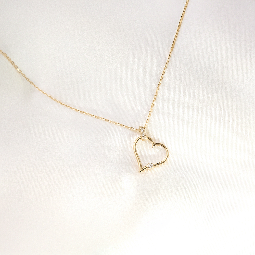14 Ayar Taşlı Detaylı Kalp Zincir Altın Kolye