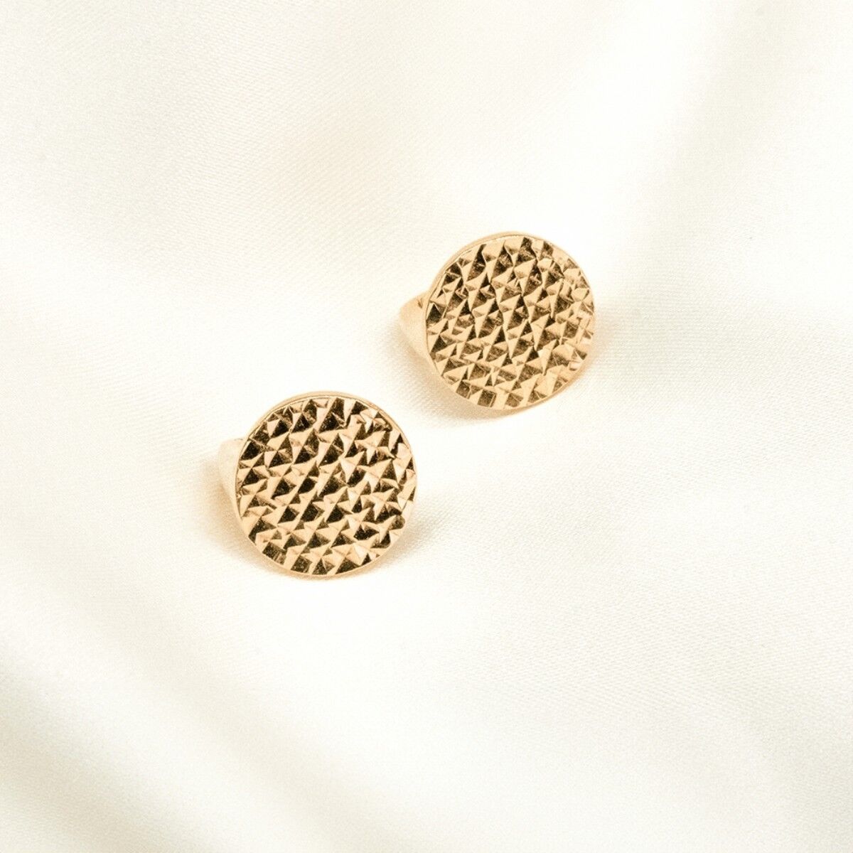 14 Ayar Daireli Parıltılı Altın Küpe