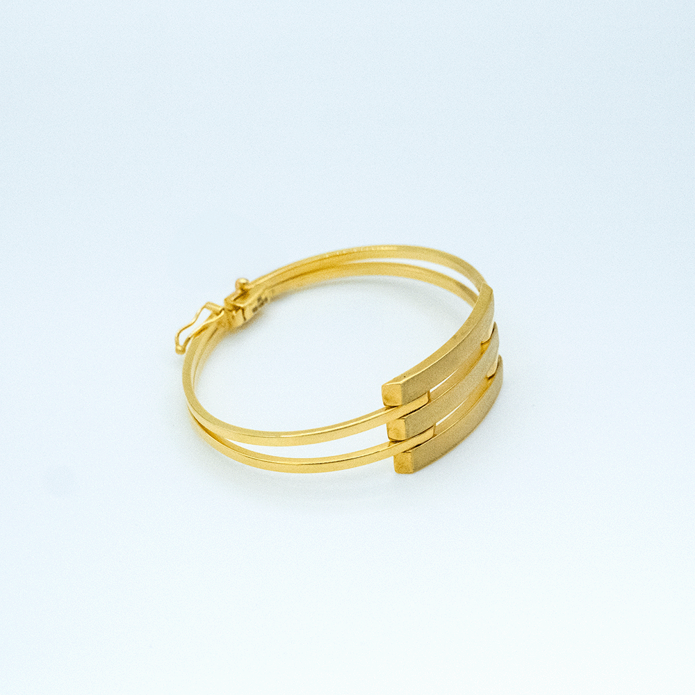 14 Ayar Sıralı Kaburga Kelepçe Altın Bileklik