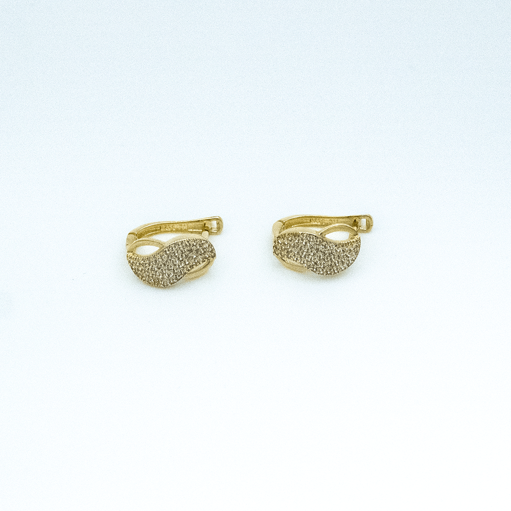 14 Ayar Yarısı Beyaz Taşlı Sonsuzluk Detaylı Altın Küpe