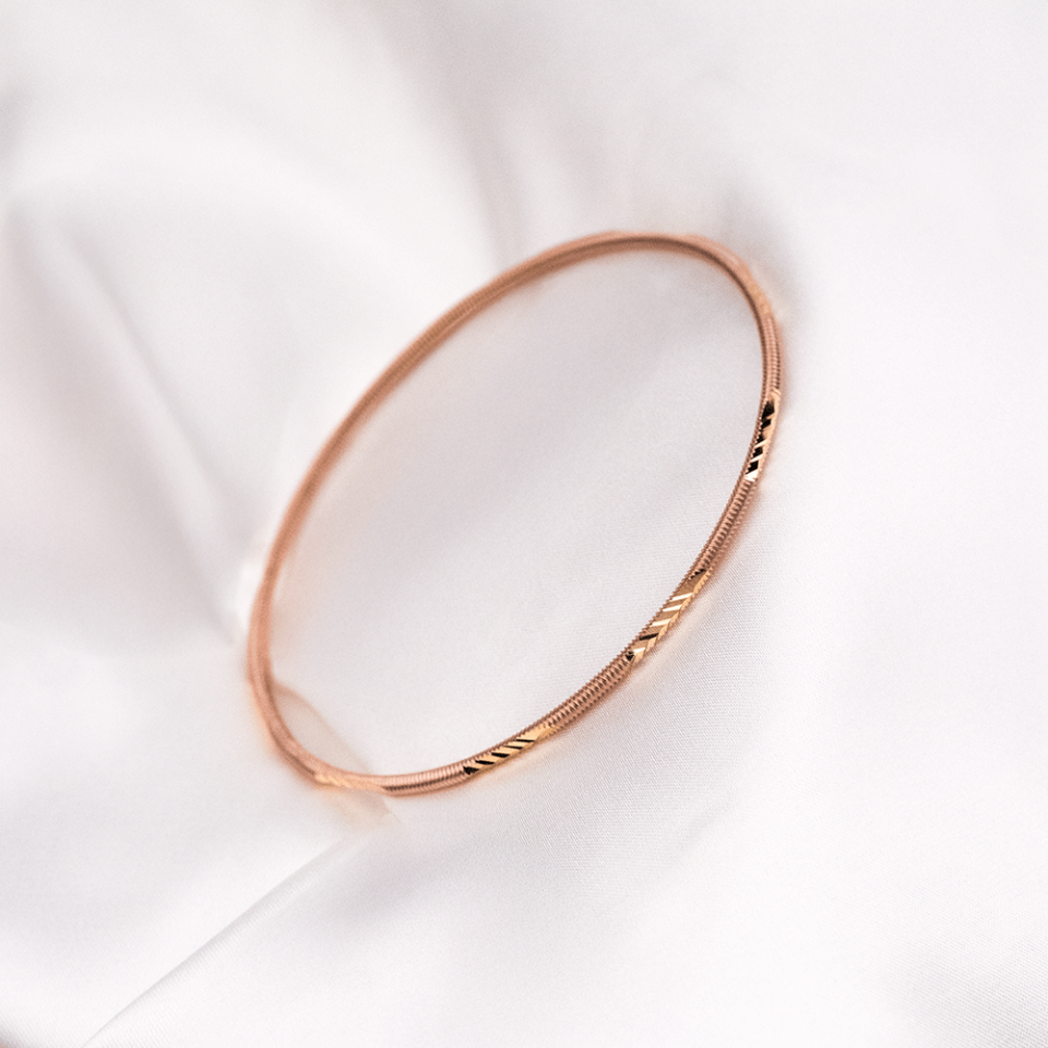22 Ayar Yarısı Ok Desenli Yarısı Çizgili Ajda Rose Altın Bilezik 15 Gr