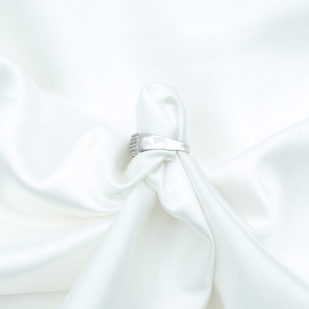 14 Ayar Ortası Taşlı Altın Yüzük