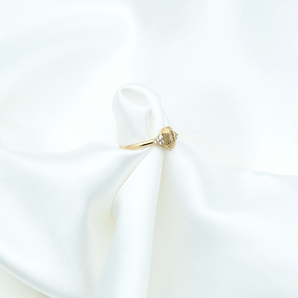 14 Ayar Ortası Sekizgen Detaylı Taşlı Altın Yüzük