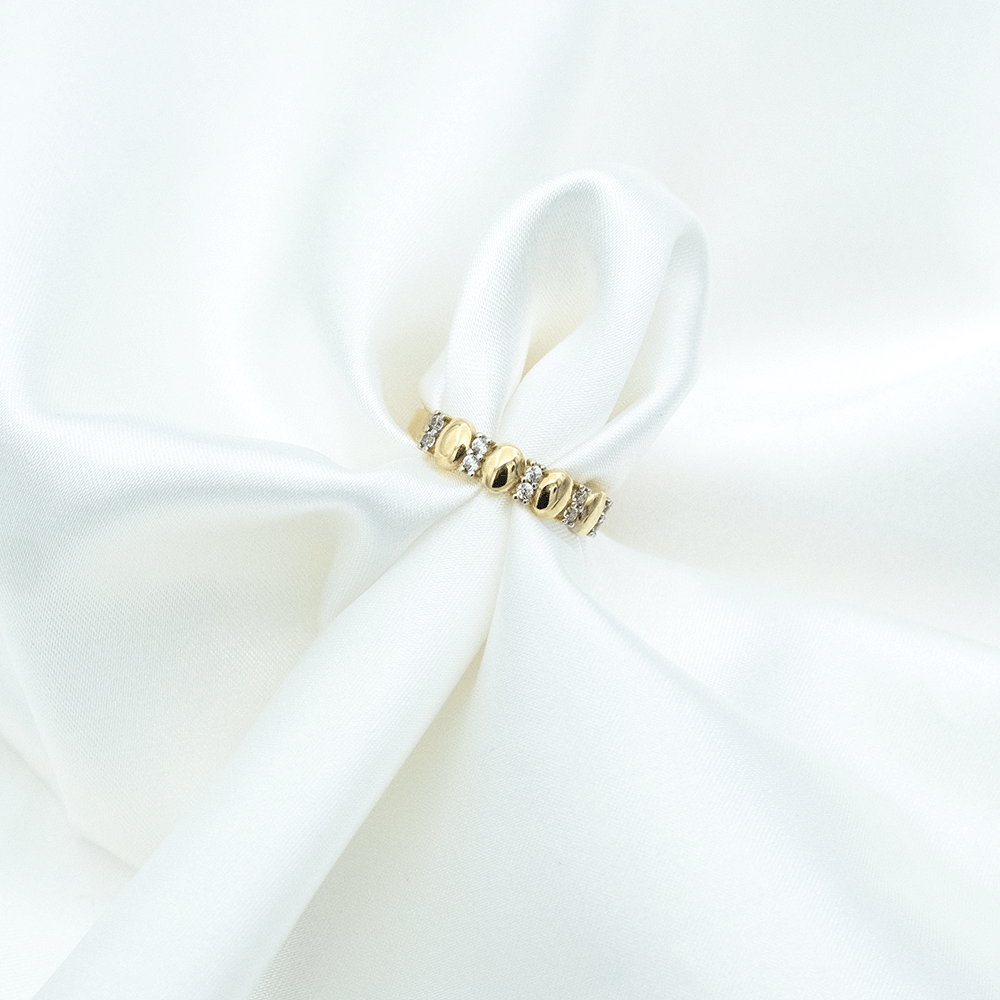 14 Ayar Taşlı Daire Sıralı Altın Yüzük