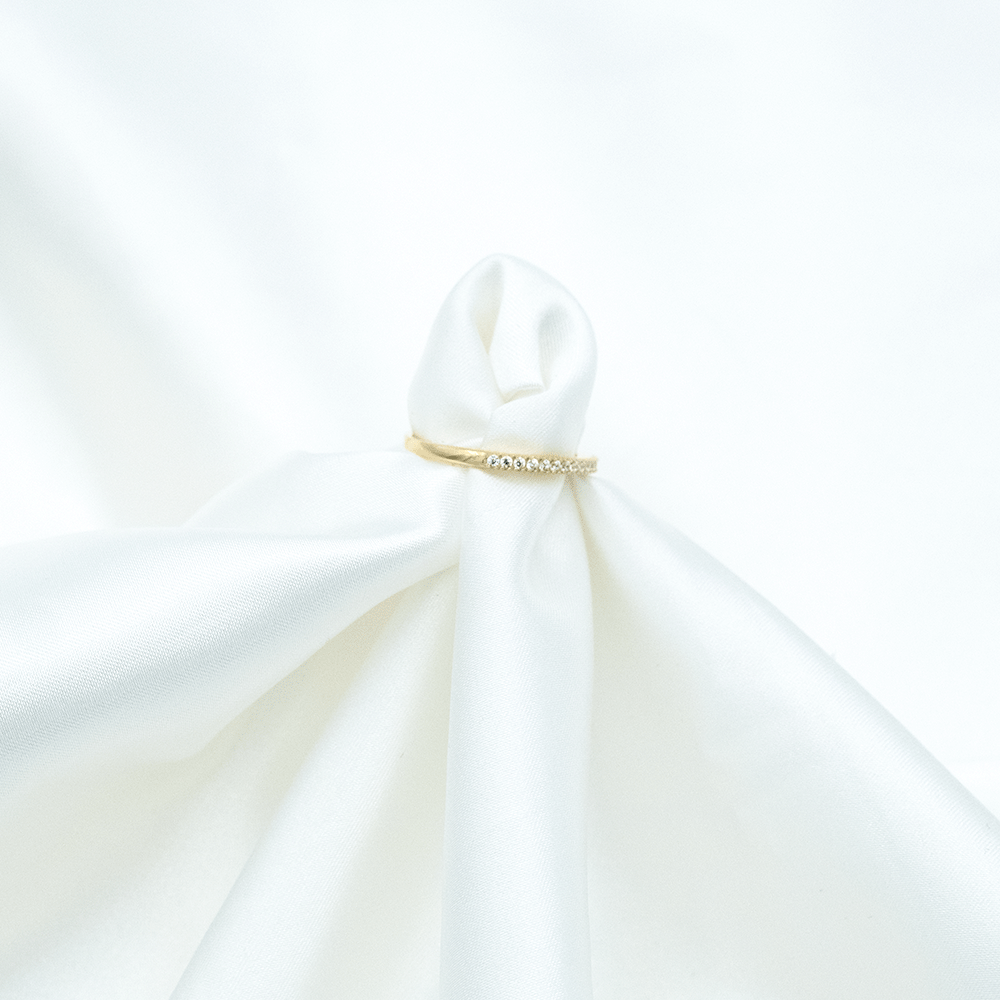 14 Ayar Taşlı Sıralı Altın Yüzük