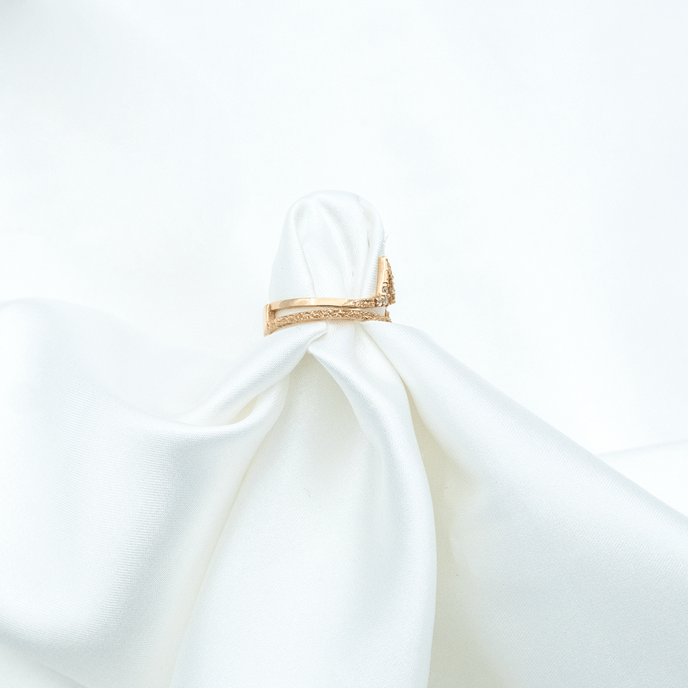 14 Ayar Taşlı Yıldız Detaylı Altın Yüzük