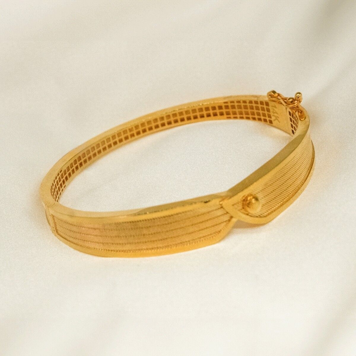 14 Ayar Kılıç Ucu Görünümlü Altın Kelepçe Bileklik